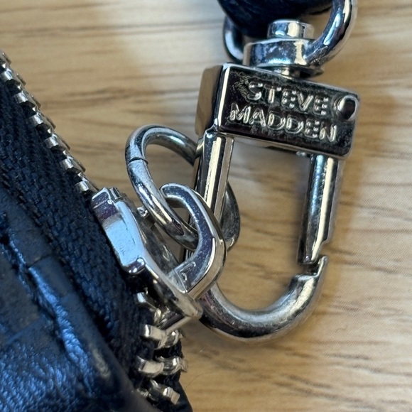 Steve Madden Black Embossed Logo Wristlet Wallet NWOT - Picture 7 of 12